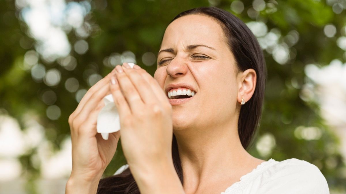 Tělo v režimu autopilota: Kýchání na slunci a další záhadné reakce, které neřídíme